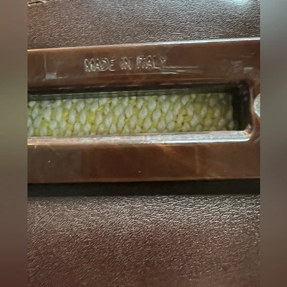 🌟FINAL🌟 1980s Vintage Ferragamo Heavy Brown Leather Shoulder Bag. - Picture 7 of 14